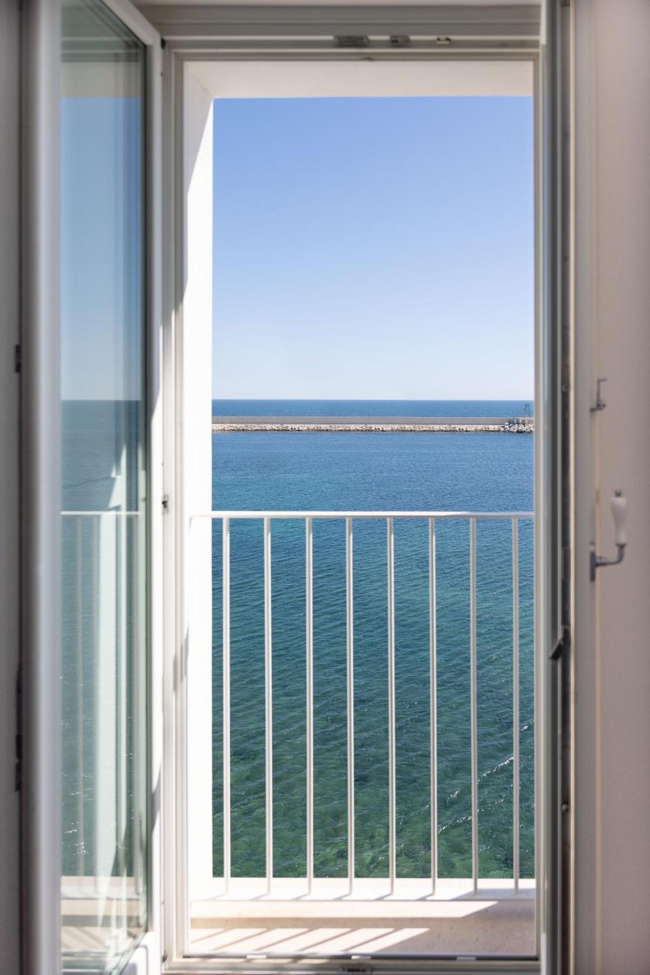 Santa Maria 24 Apartment Монополи Стая снимка