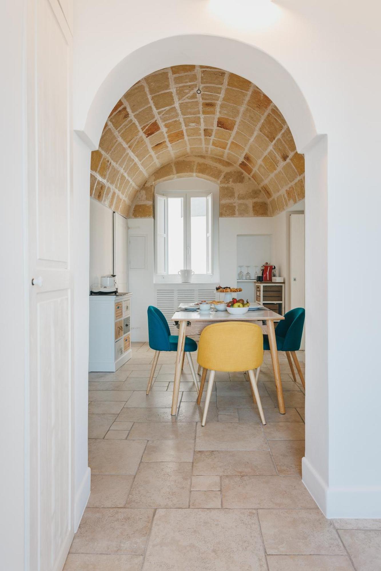 Santa Maria 24 Apartment Монополи Стая снимка